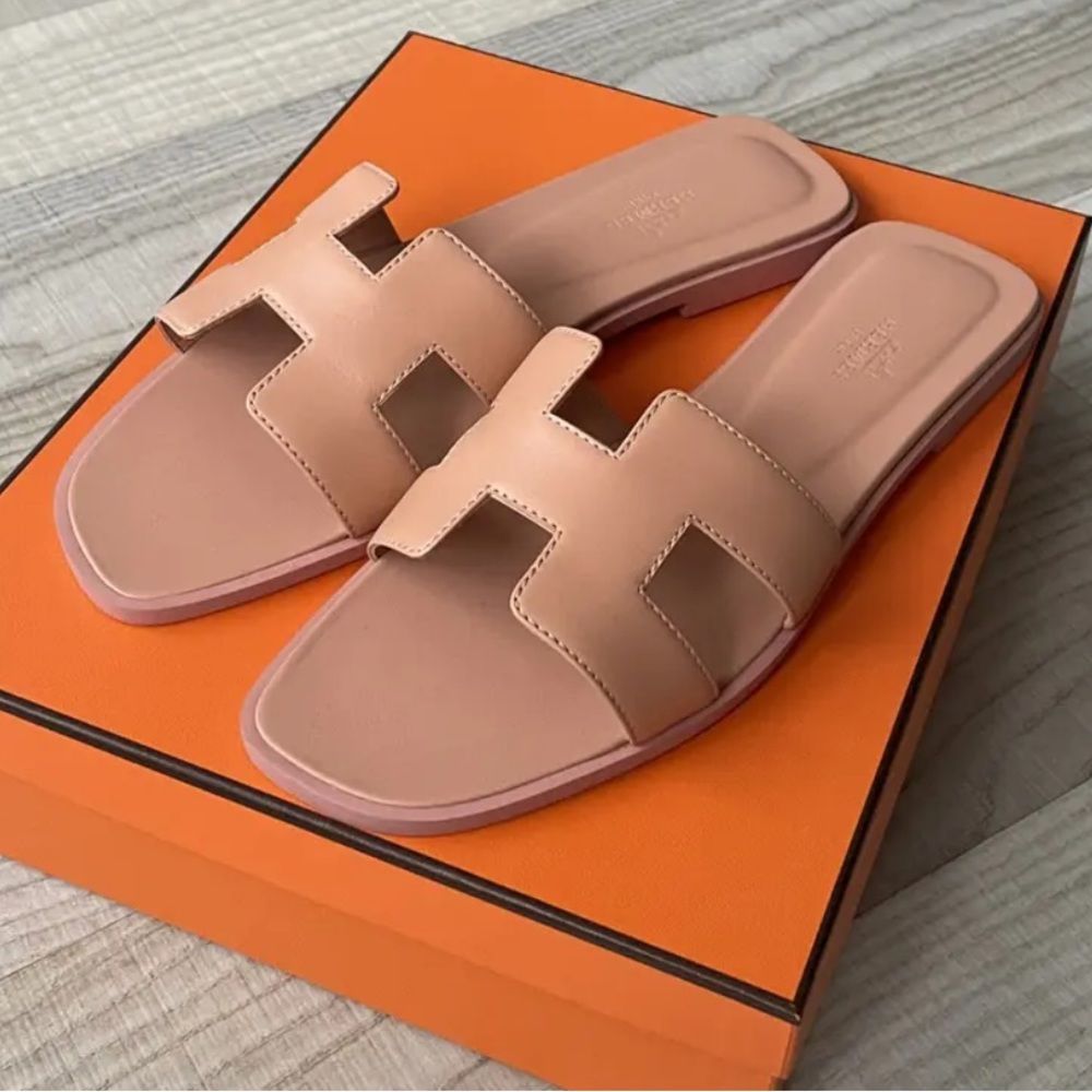 Gorgeous Oran in a  granit rose color